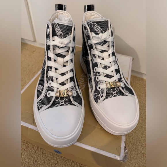 NEW Michael Kors Evy Empire Logo Jacquard High-Top Sneaker Blck/Optic White Sz 8 - Picture 8 of 13